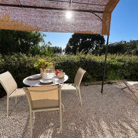Apartment Sea View With Large Terrace 5-min Walk To The Le Lavandou