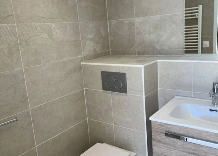 Apartman Sea View With Large Terrace 5-min Walk To The