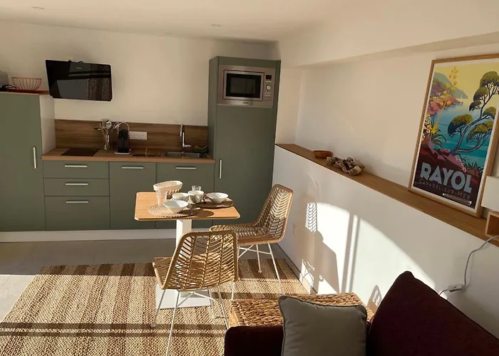 Apartman Sea View With Large Terrace 5-min Walk To The *