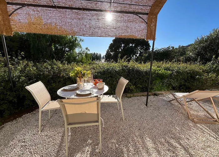 Apartman Sea View With Large Terrace 5-min Walk To The Le Lavandou