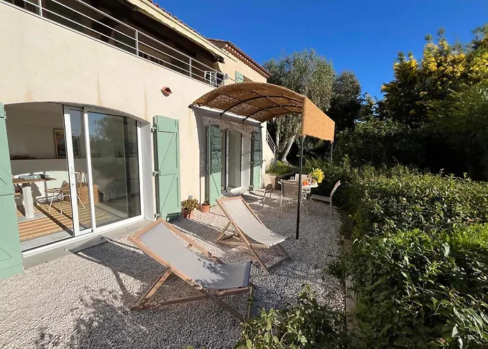 Sea View With Large Terrace 5-min Walk To The * Le Lavandou